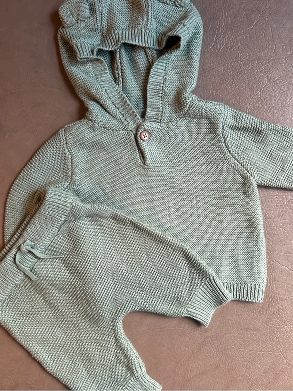 NWT Carter’s Knit Baby Hoodie & Pants Set in Sage Green (0 - 3 month)